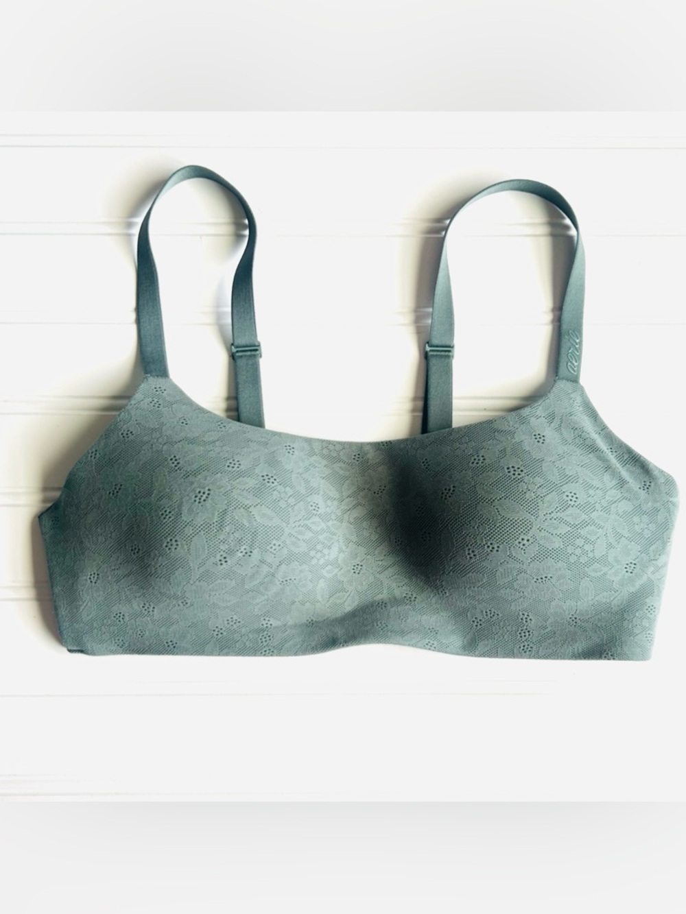 Aerie SMOOTHEZ Seamless Bra Wireless Bralette American Eagle Lace-Texture Sage